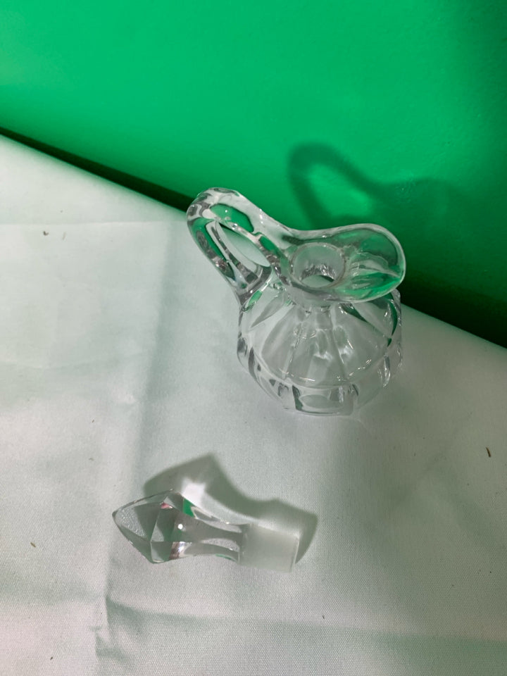 SMALL CRYSTAL OIL DISPENSER.