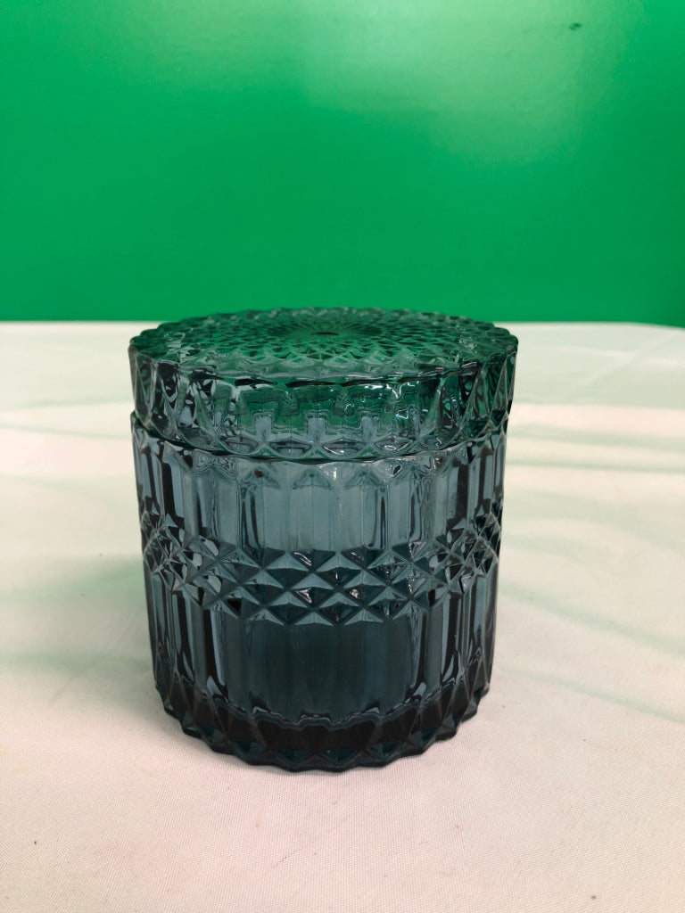 BLUE DIAMOND PATTERN CANISTER W LID.
