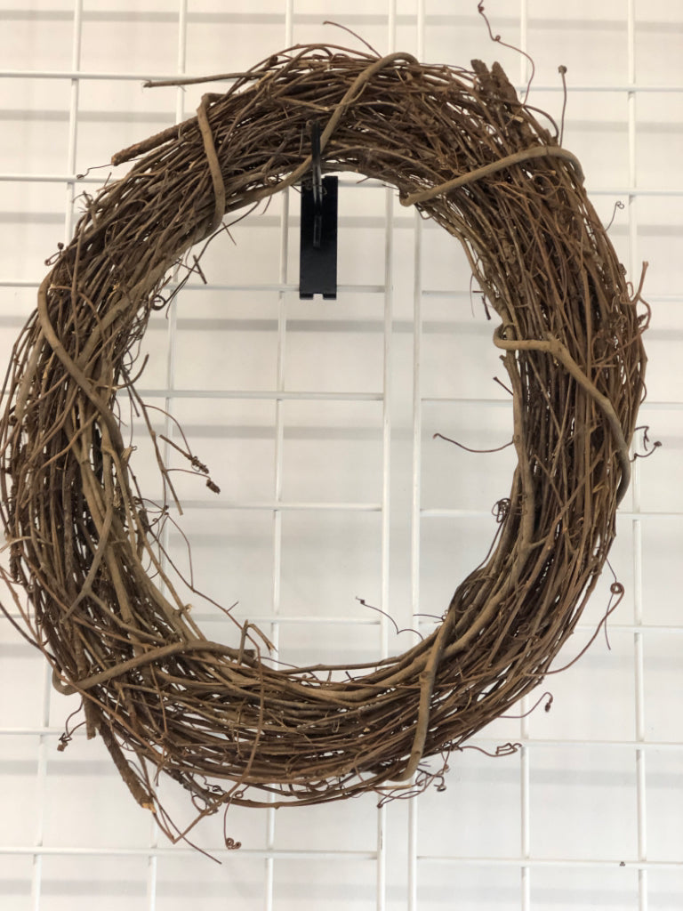 TWIG WREATH.