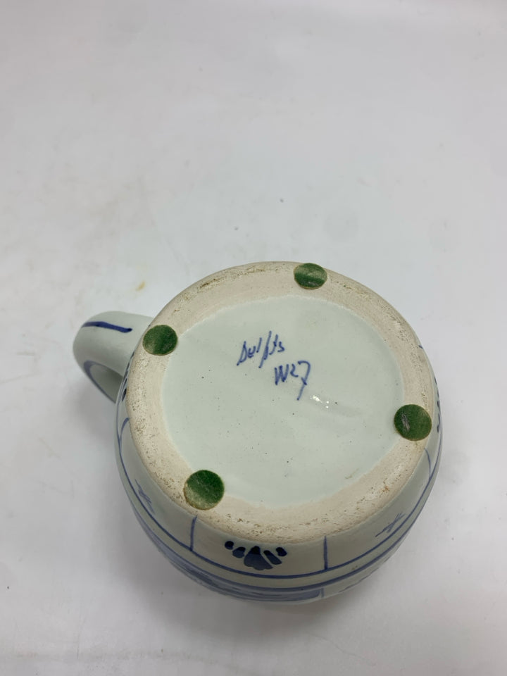 VTG HOLLAND BLUE BARREL STYLE MUG.