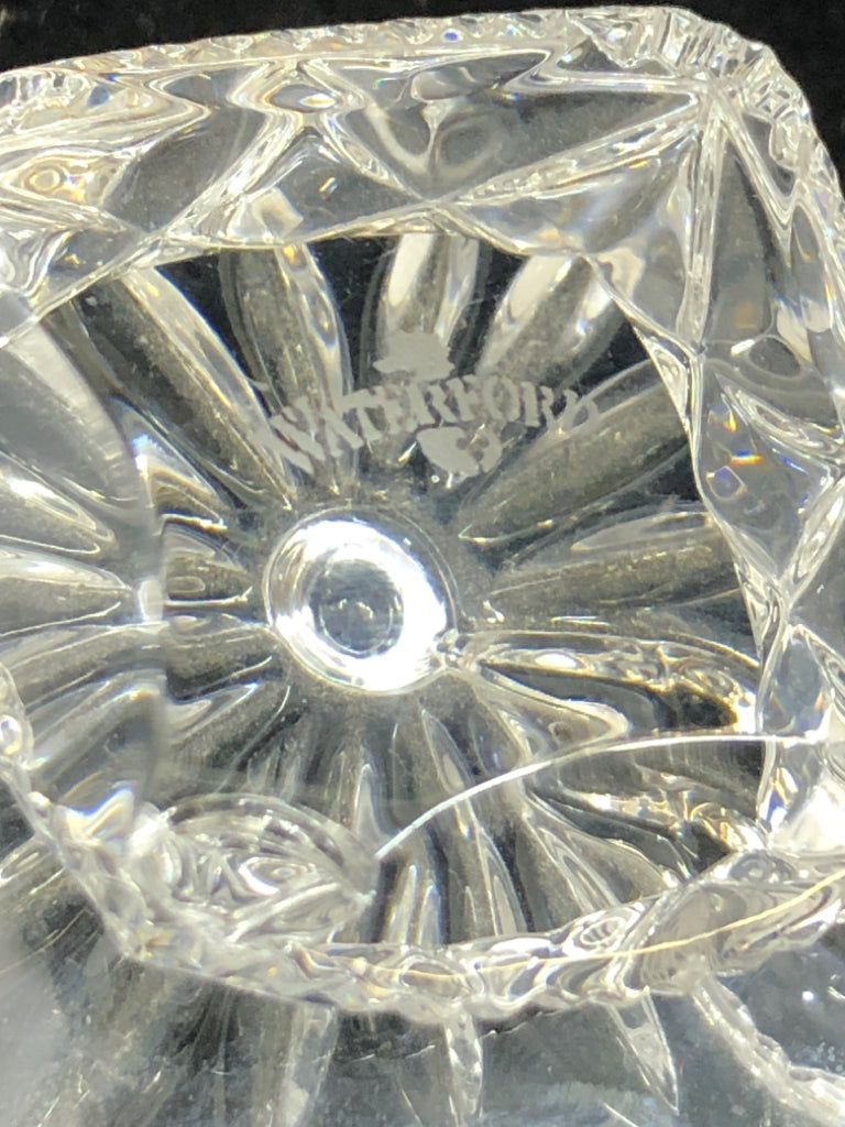 CRYSTAL GRADUATION CAP FIGURINE.