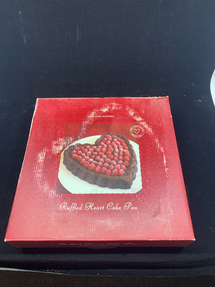 WILLIAMS SONOMA RUFFLE HEART CAKE PAN.