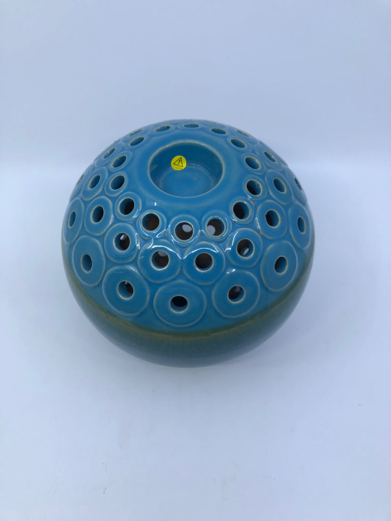 LARGE TEAL ROUND TEA LIGHT HOLDER.
