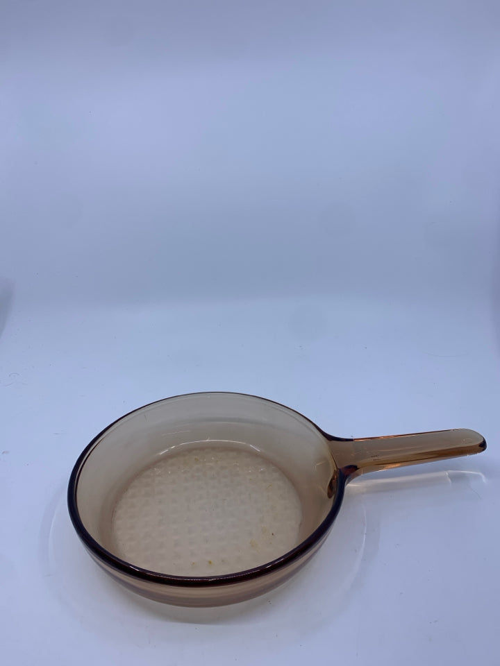 BROWN GLASS CORNING WARE SKILLET.