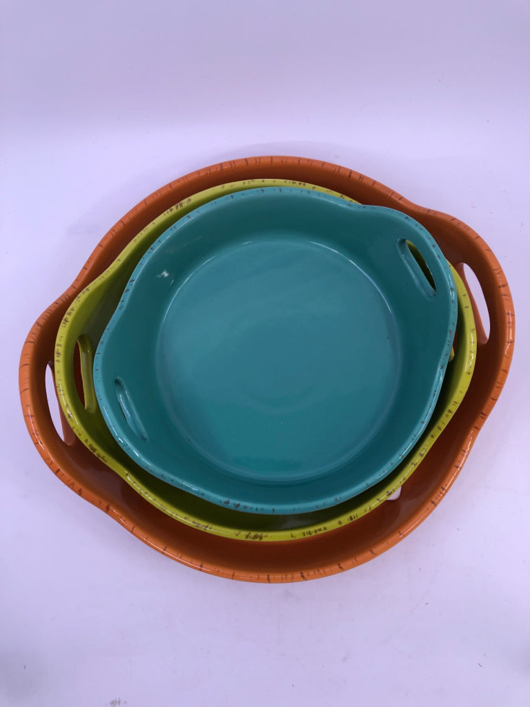 3 COLORFUL BAKING DISH W HANDLES.