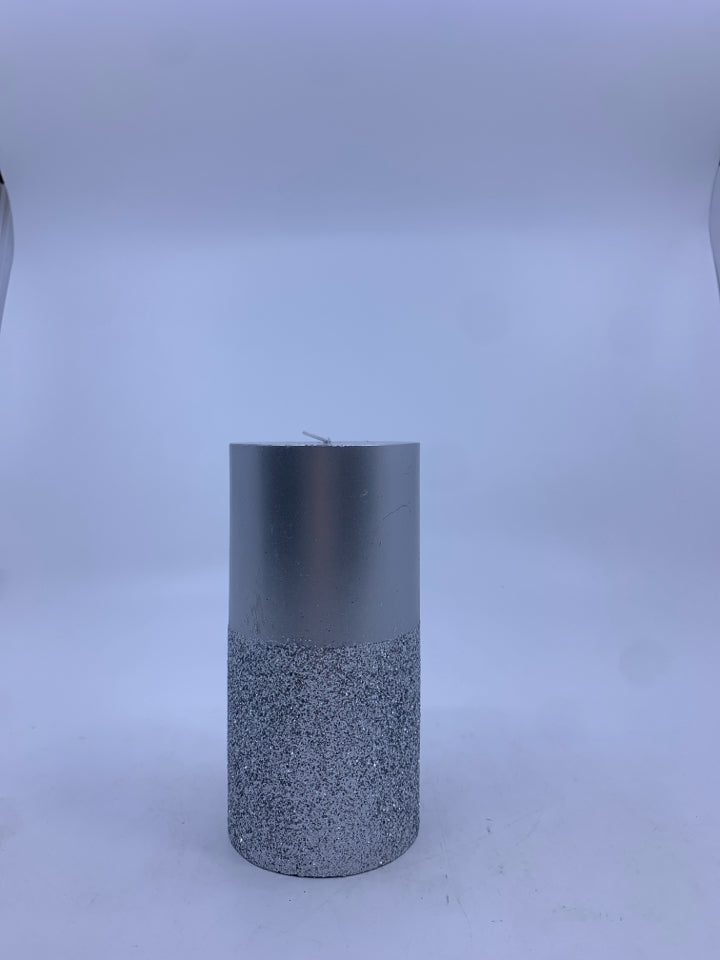 SILVER PILLAR CANDLE.