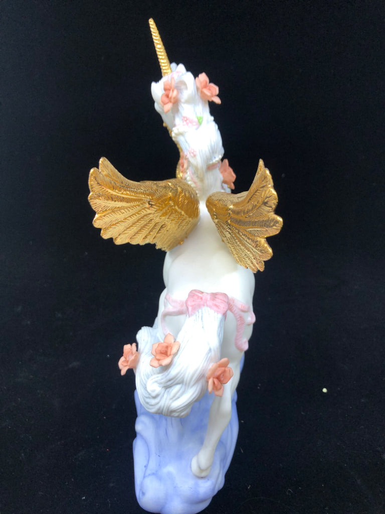 CERAMIC PEGASUS W GOLD WINGS.