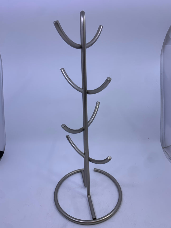 SILVER METAL 8 SLOT MUG TREE.