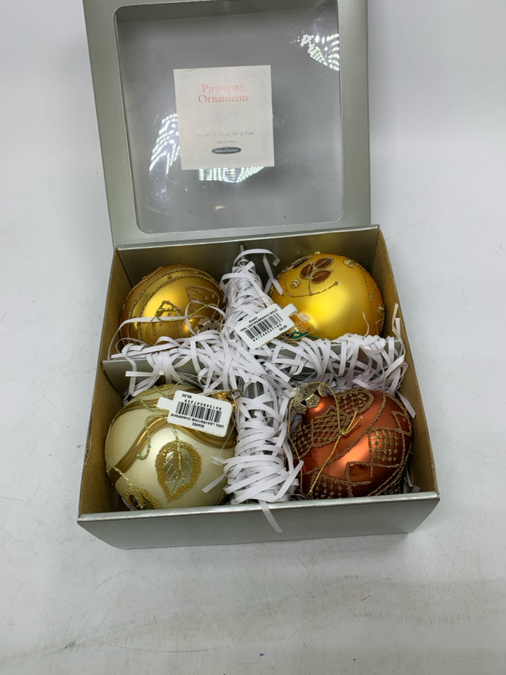 4 BEADED BY HAND ASSORTED SMITH & HAWKEN ORNAMENTS IN BOX.