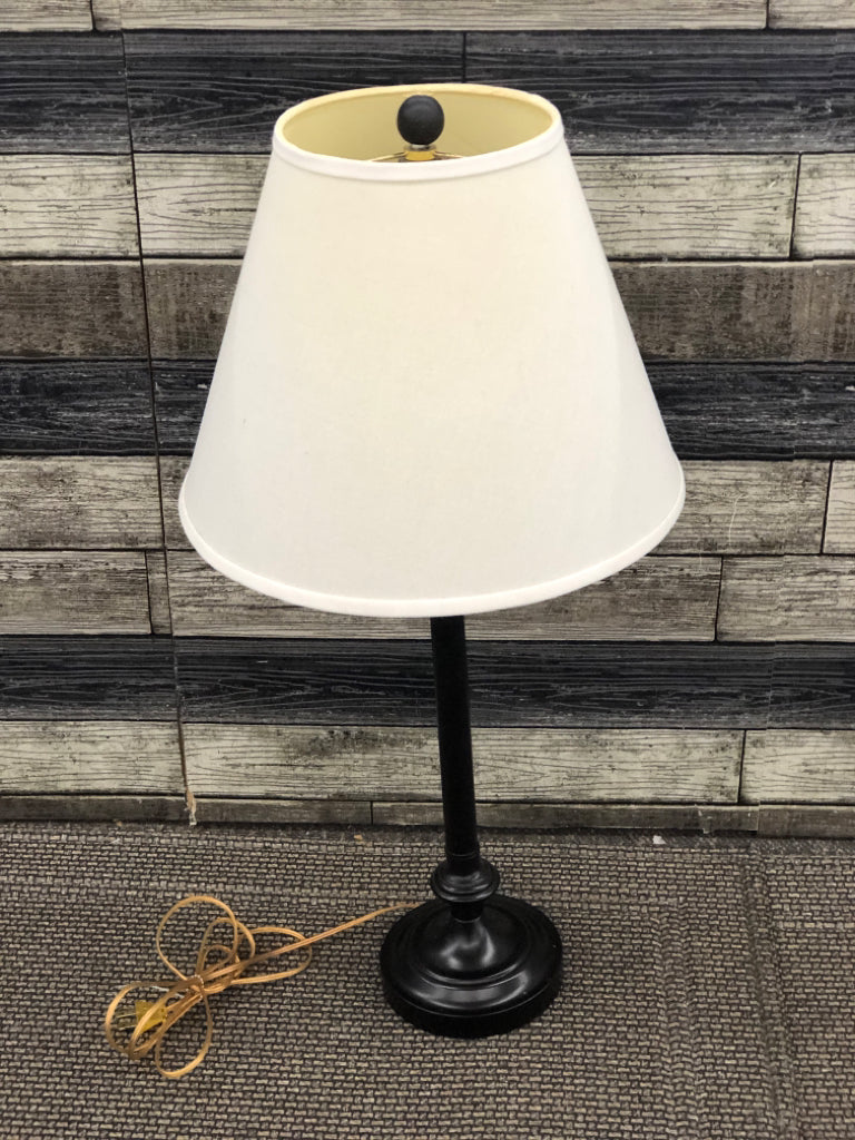 SKINNY BASE LAMP.