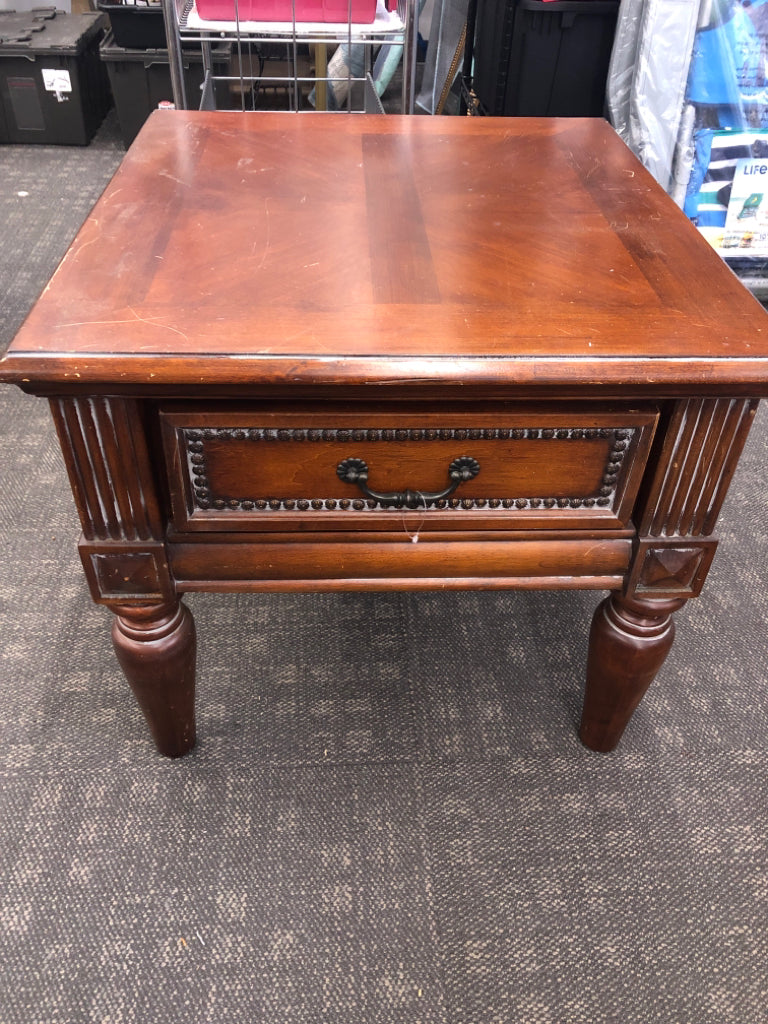 DARK WOOD END TABLE.