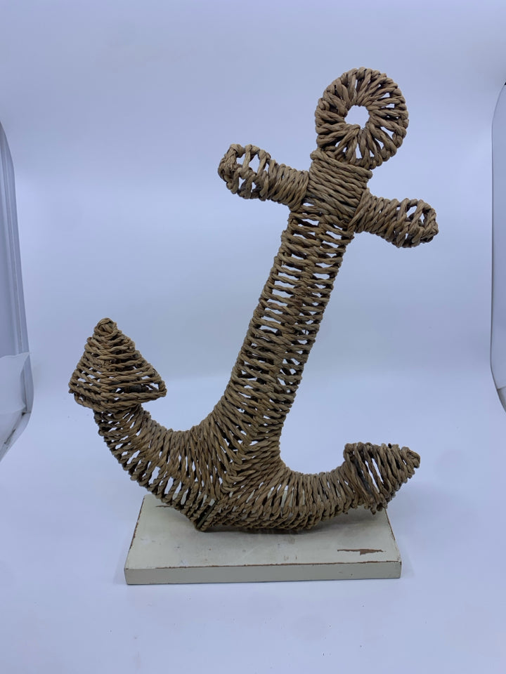 WICKER ANCHOR ON CREAM STAND.