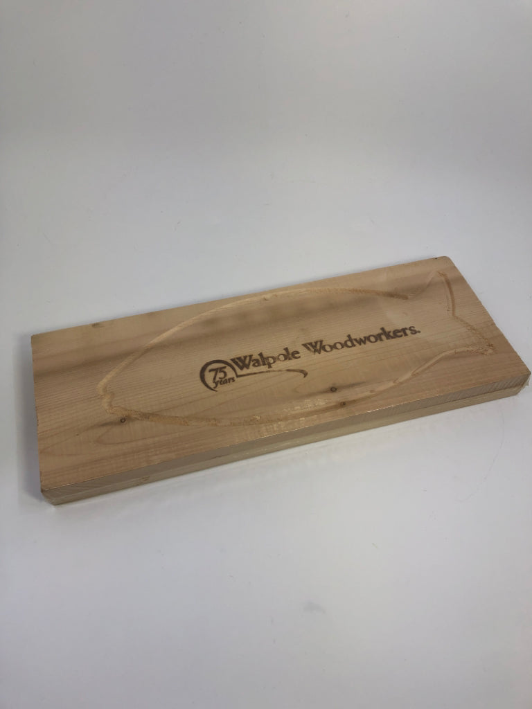 WALPOLE OUTDOORS CEDAR FISH GRILLING PLANK.