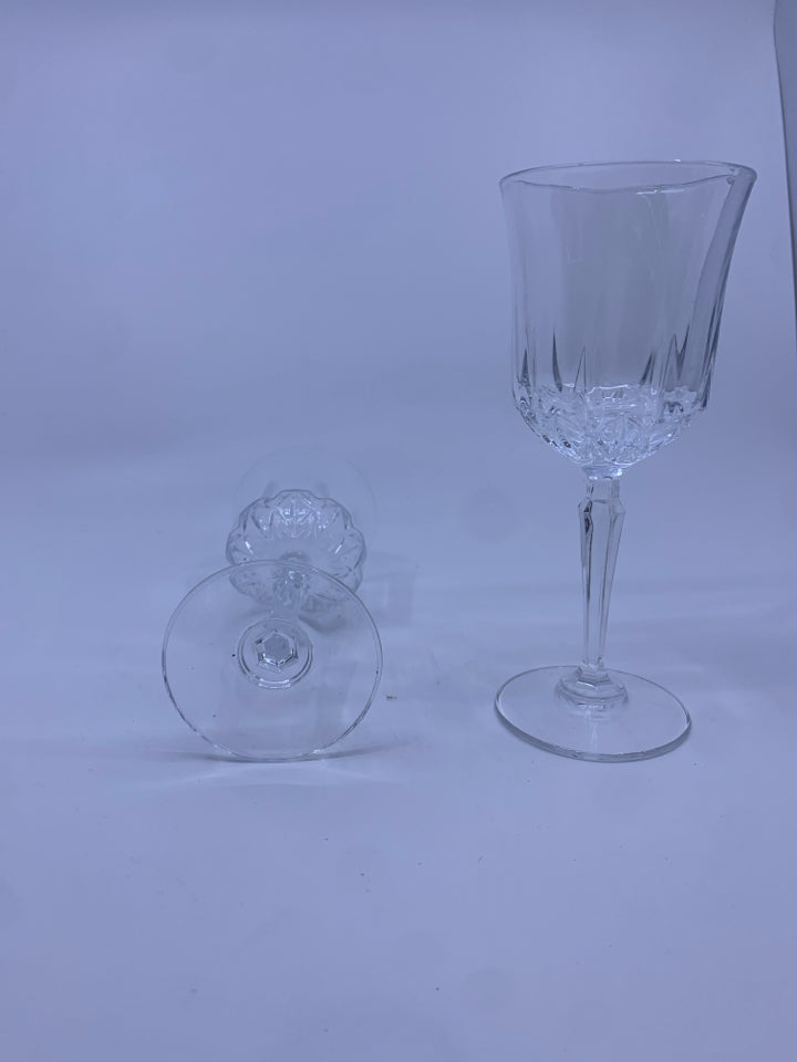 4 CUT GLASS BOTTOM WINE GLASSES.