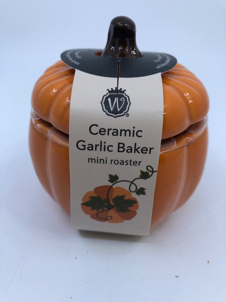 NIP PUMPKIN GARLIC BAKER.