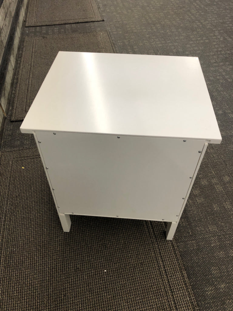 2-DRAWER WHITE SIDE TABLE.