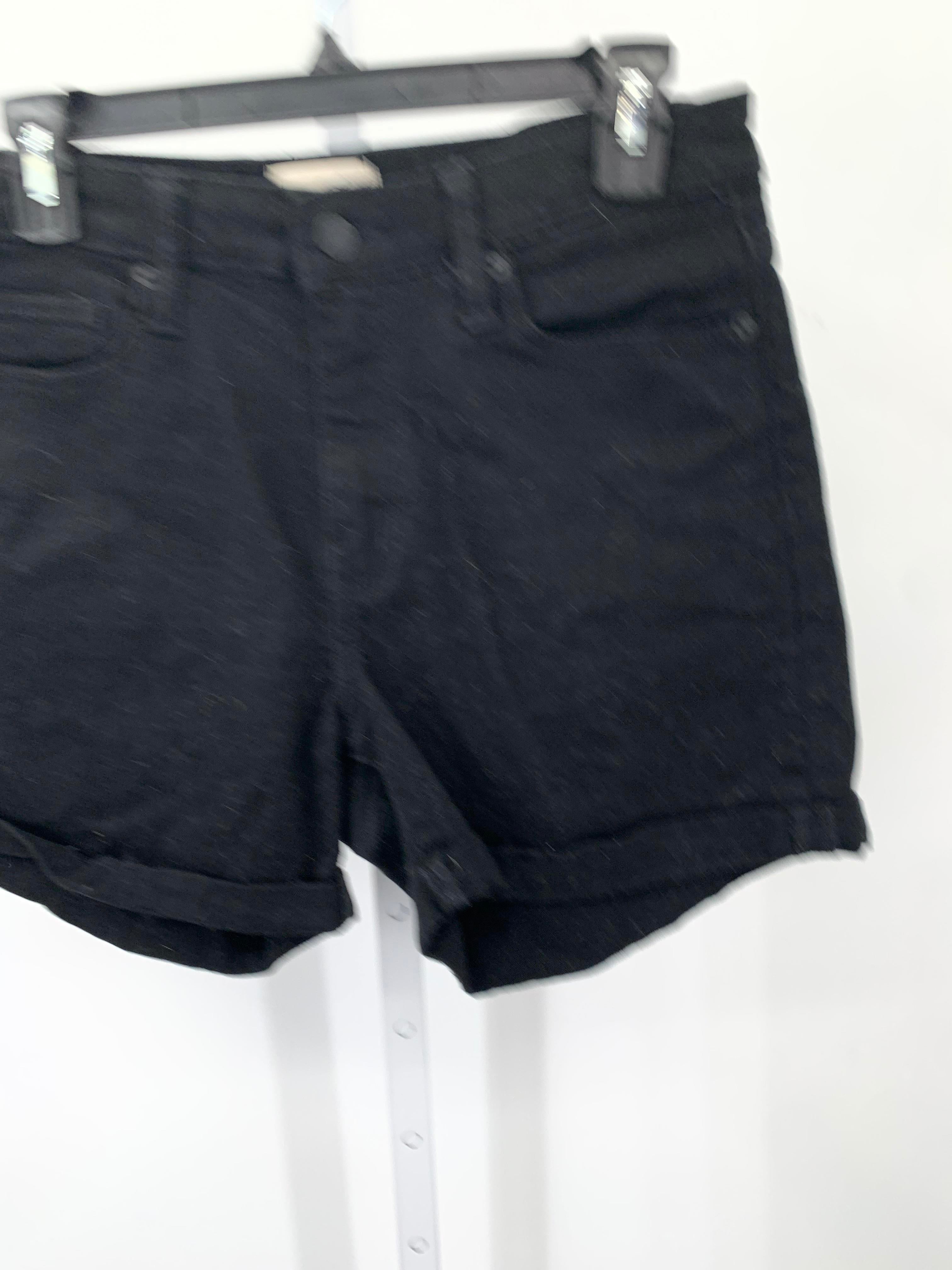 Universal Thread Size 6 Misses Shorts