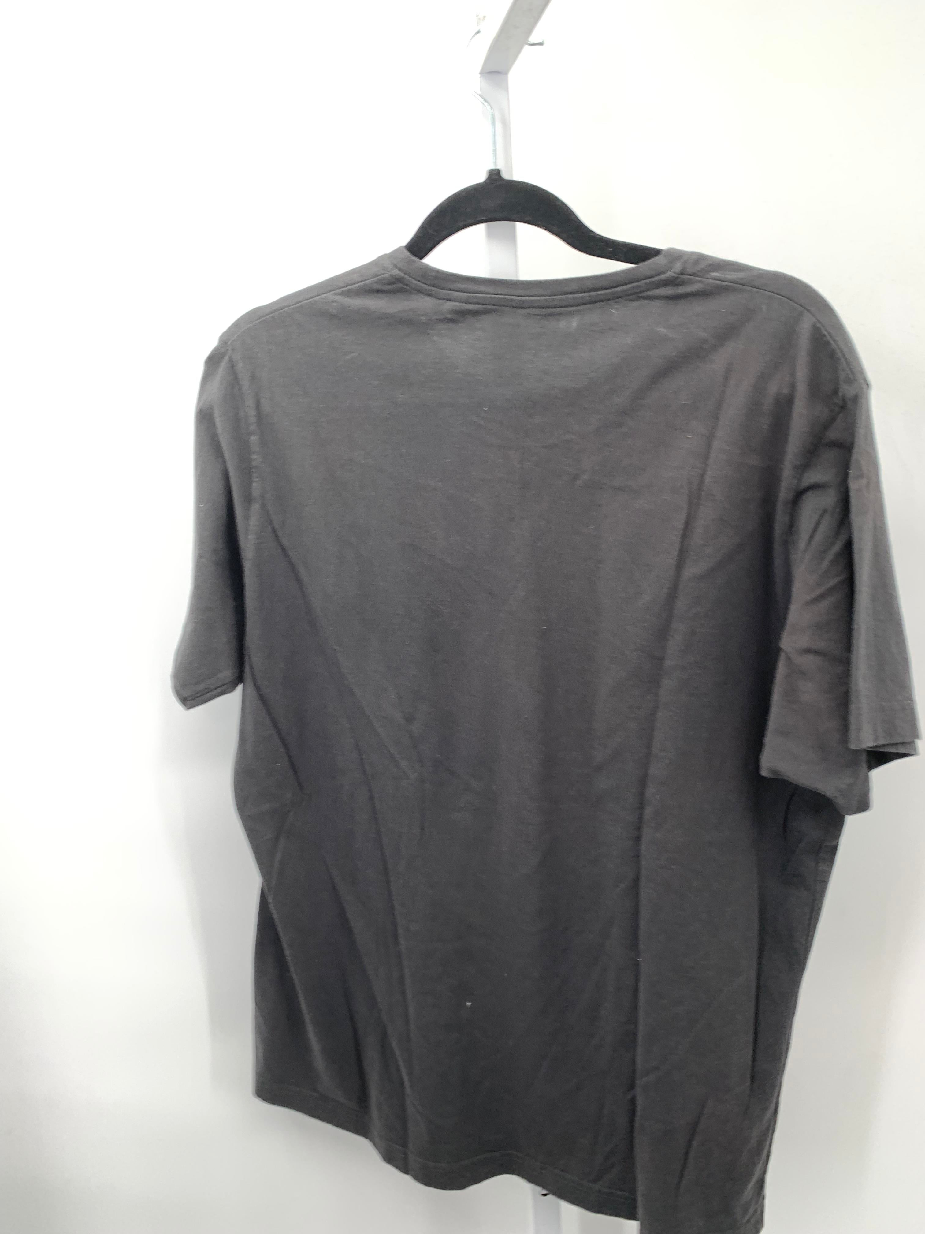 GRAPHIC KNIT TEE.