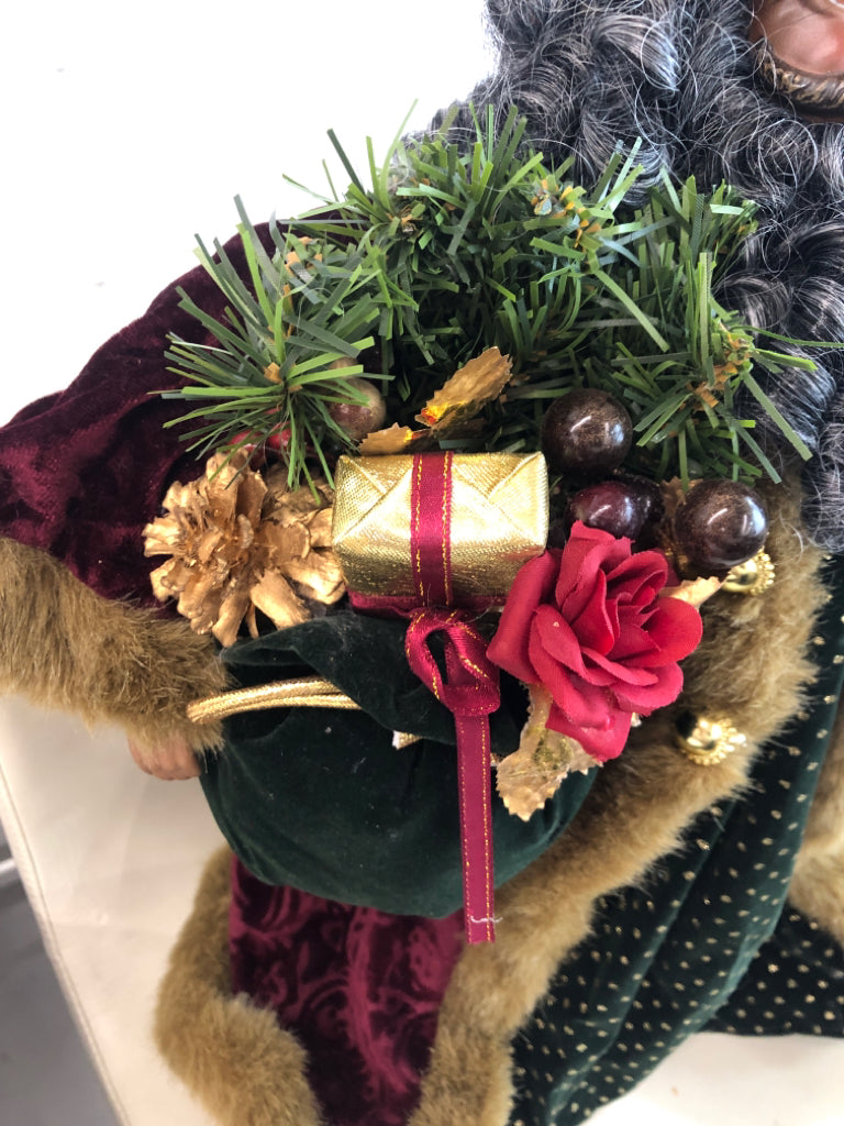 SANTA TREE TOPPER W/PRESENTS AND WINTER PIP.