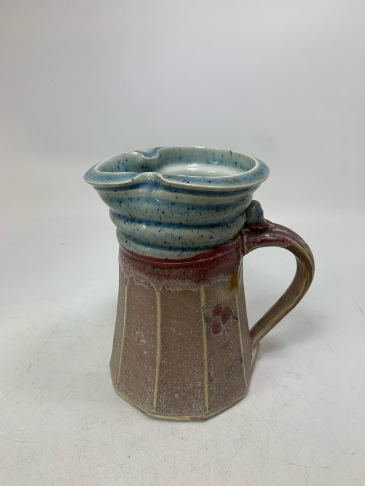 PINK/BLUE ABSTRACT CREAMER.