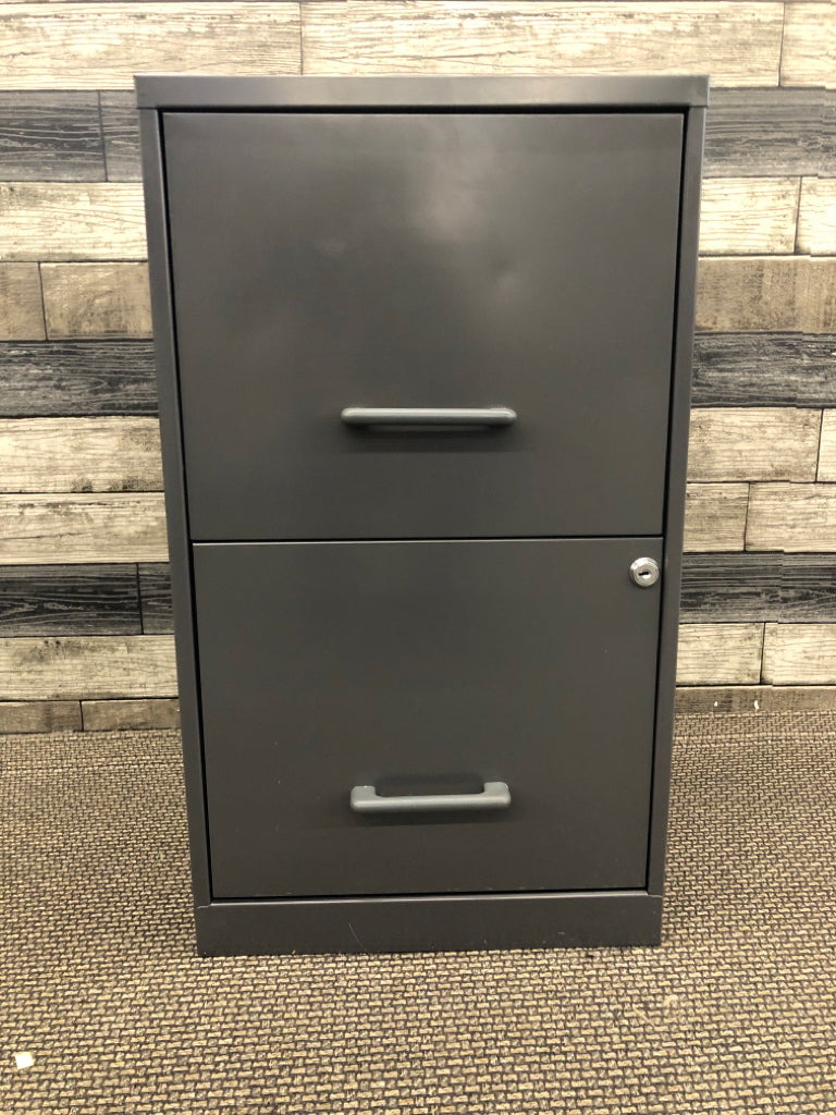 GREY 2 DRAWER FILE CABINET W KEYS.