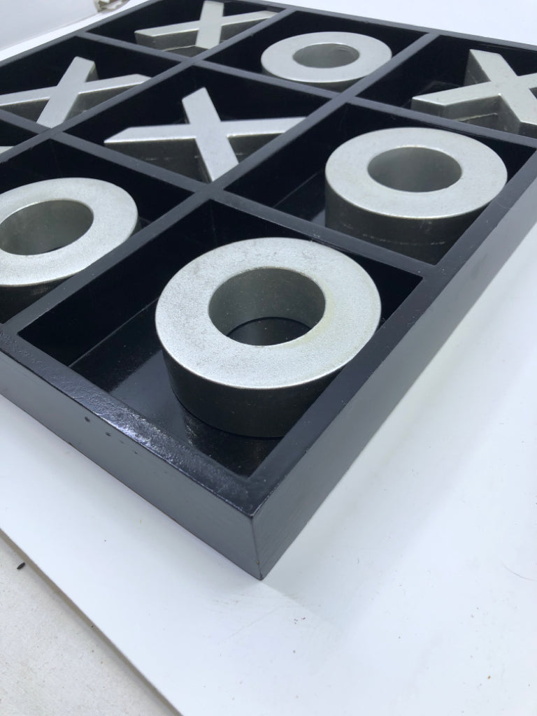 WOOD TIC TAC TOE GAME/DECOR.