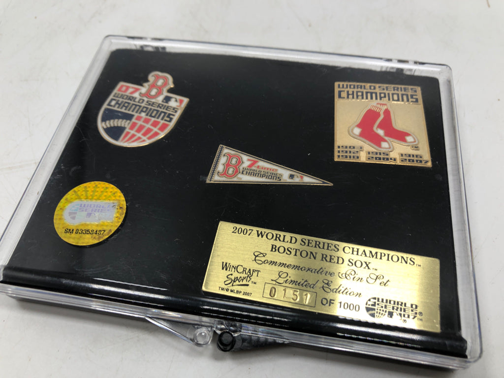 4 BOSTON RED SOX 2007 WORLD SERIES COLLECTORS PIN IN BOX.