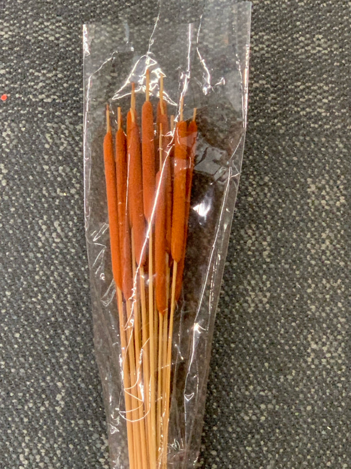 FAUX CAT TAILS VASE FILLER.