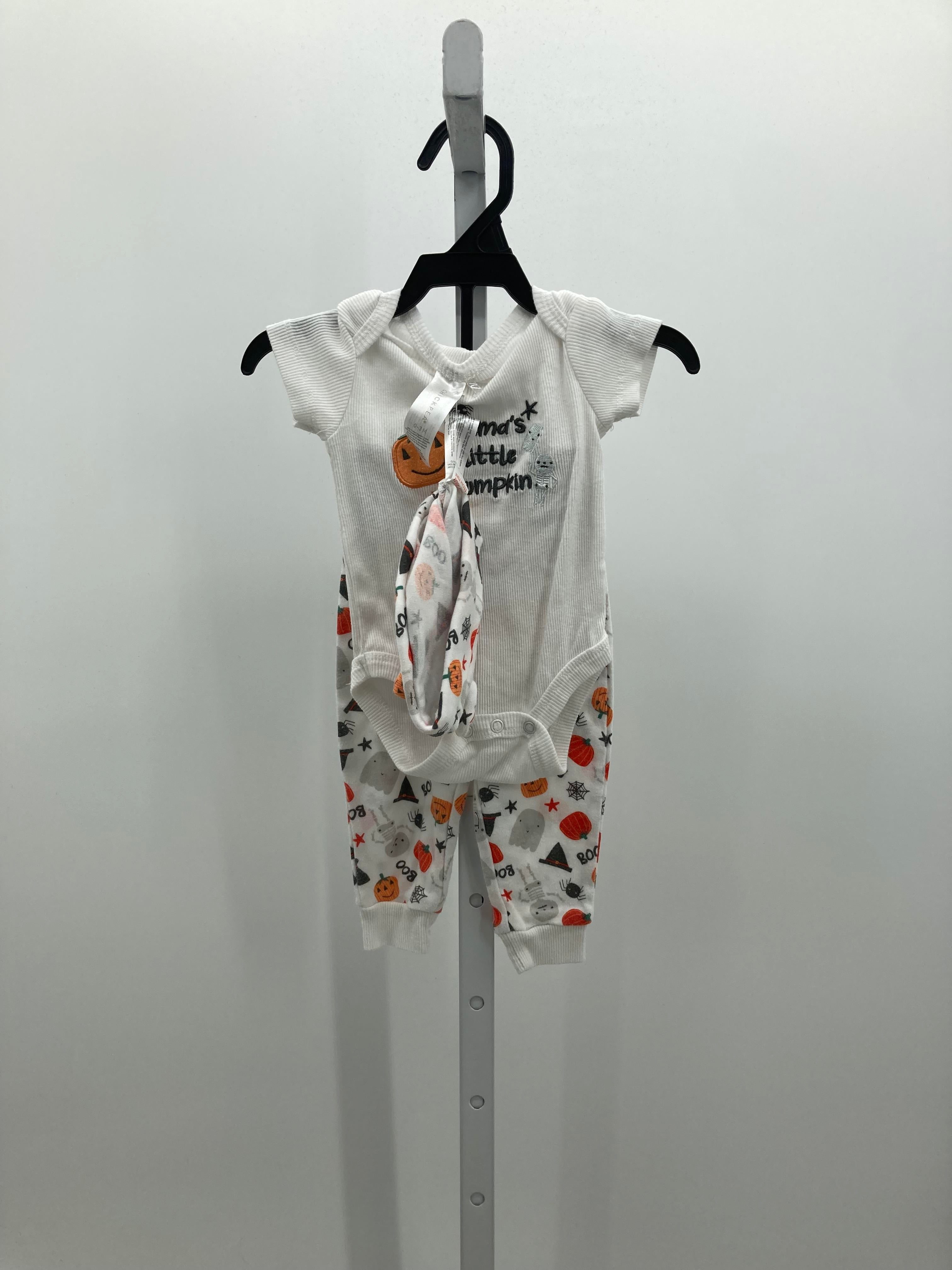 MAMA'S LITTLE PUMPKIN SHIRT PANTS AND HAT