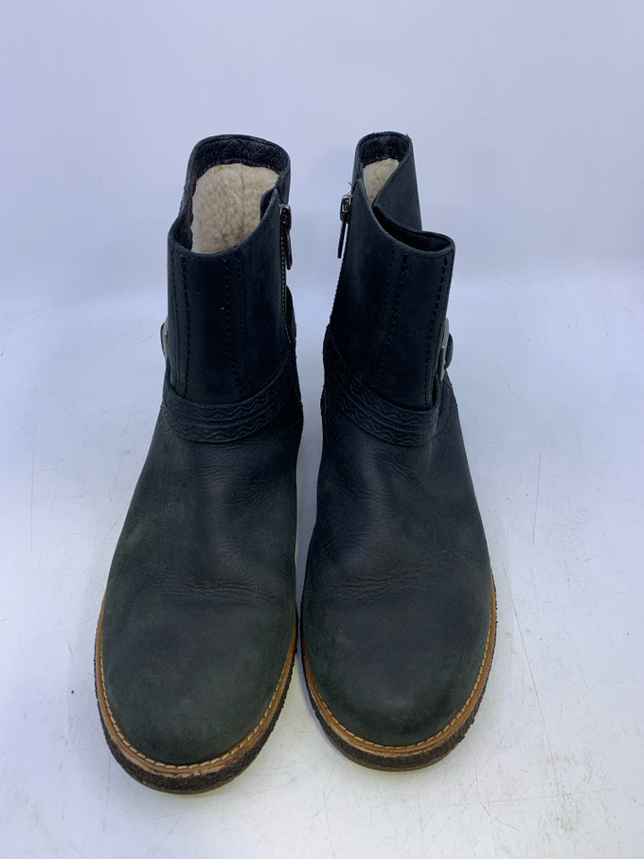 UGG L Shoe Size 8 Boots