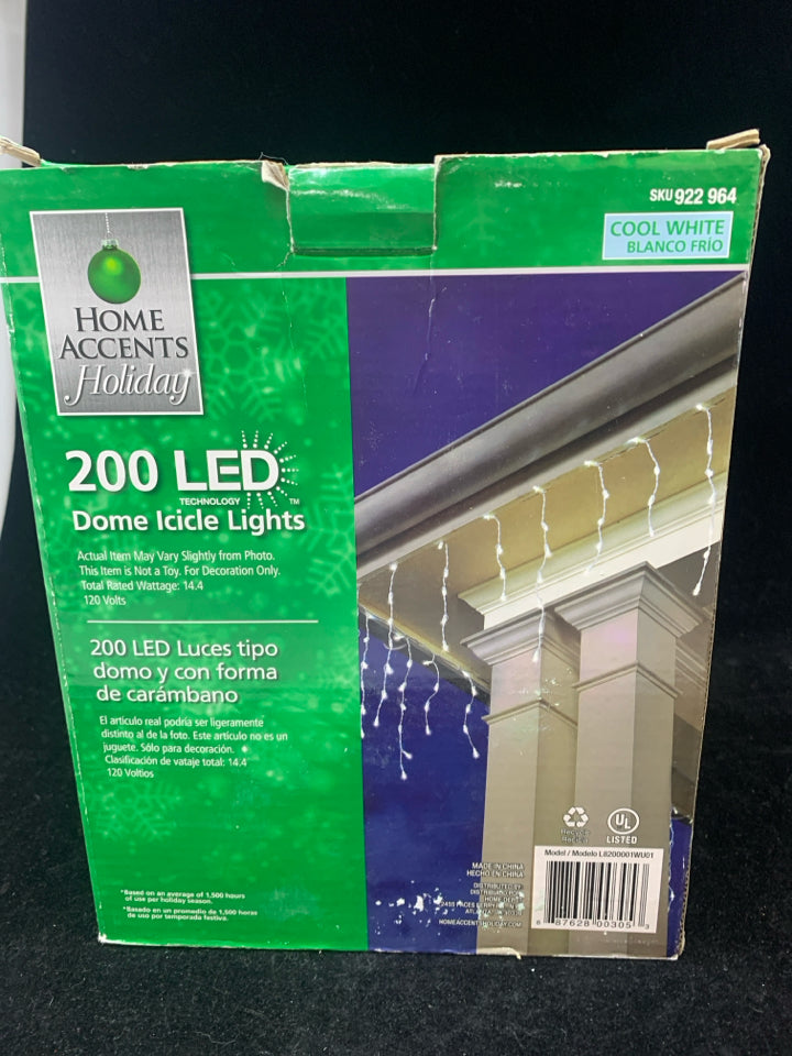NIB DOME ICICLE LIGHTS 200 LED.