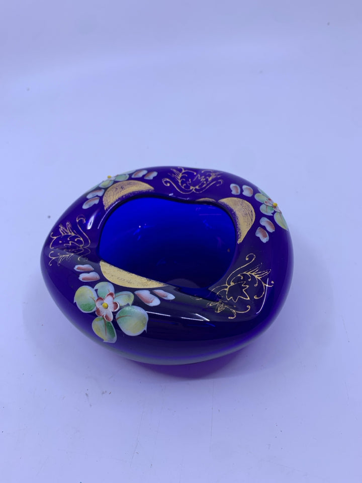 VTG BLUE W GOLD FLORAL ACCENTS FOLDED EDGE BOWL.