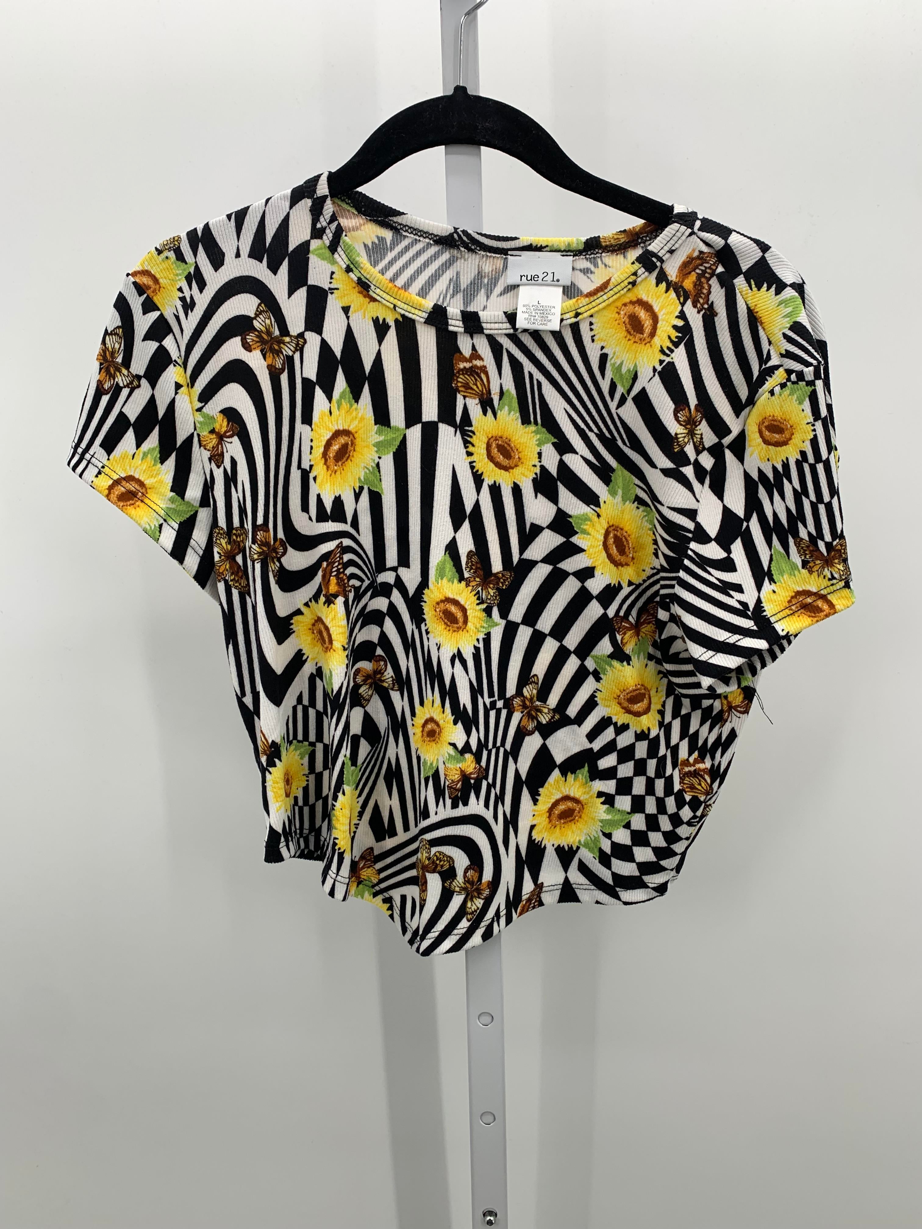 rue21 Size Large Juniors Short Sleeve Shirt