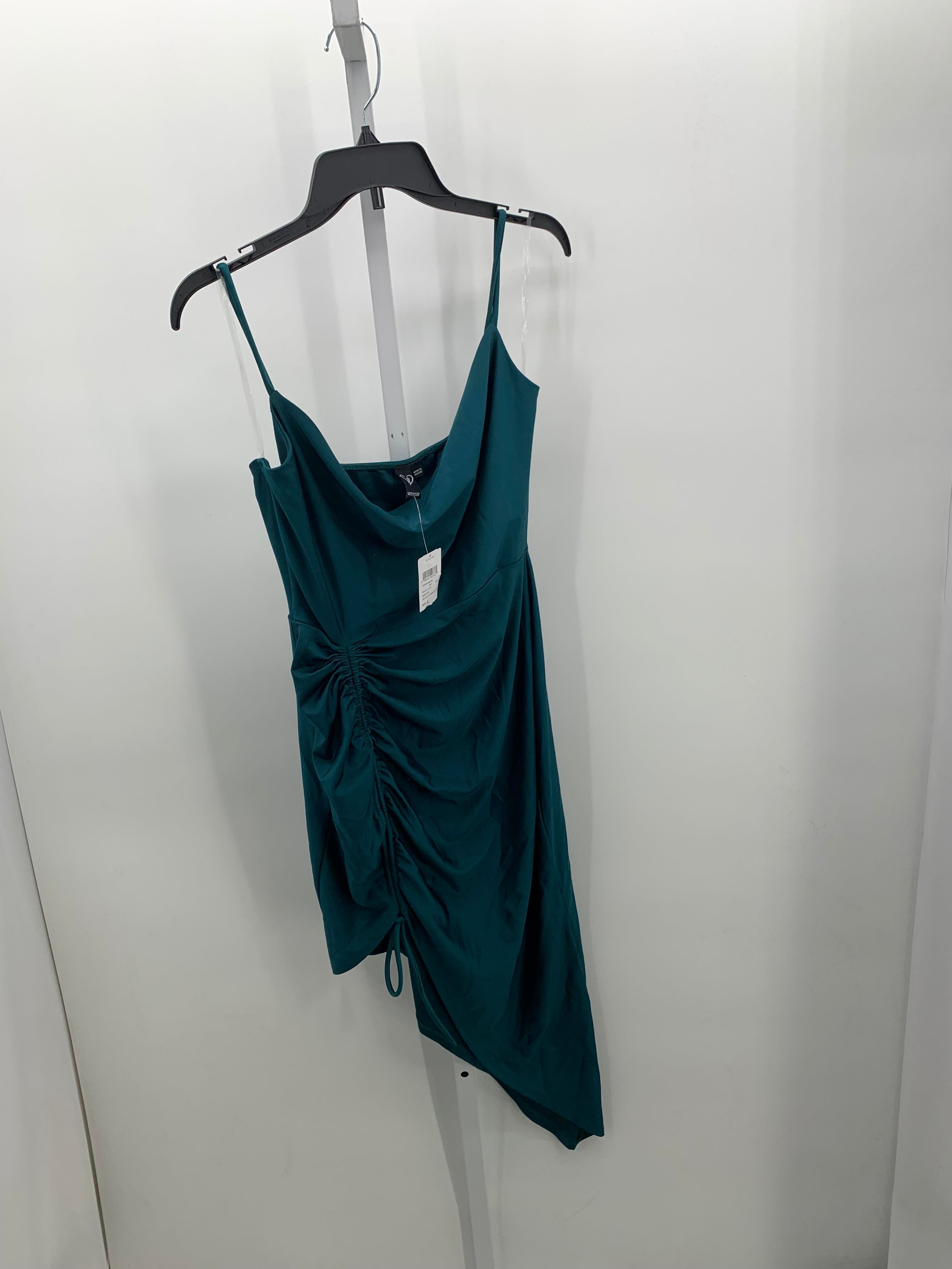 Size Large Juniors Sleeveless Dress