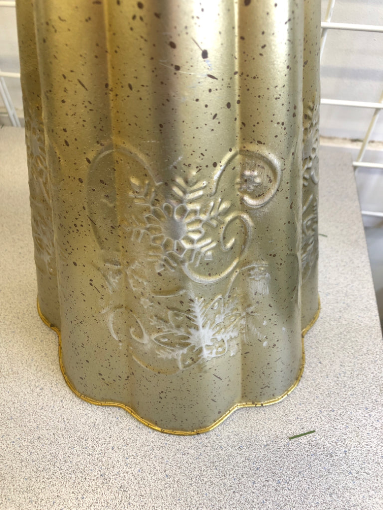 GALVANIZED STANDING ANGEL W/ EMBOSSED SNOWFLAKES.