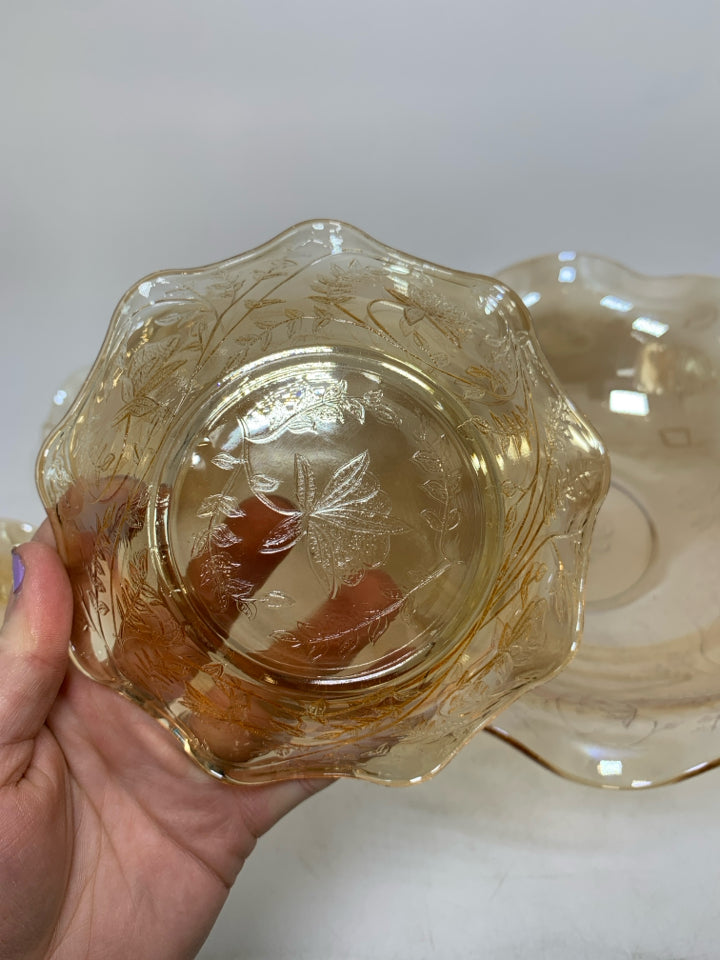 4 PC VTG JEANETTE PRESS CARVEL GLASS SERVING BOWL W/ 3 SMALL BOWLS RUFFLED EDGE.
