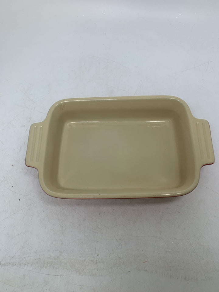 SMALL RECTANGLE STONEWARE BAKING DISH 10-42.