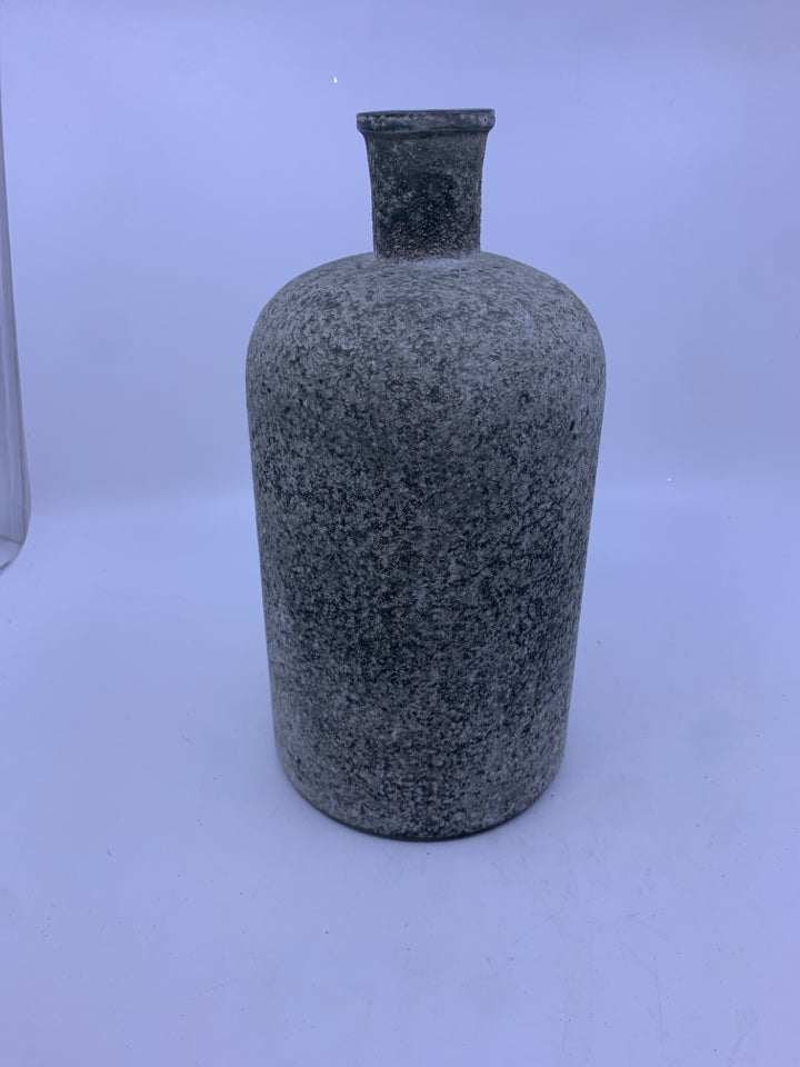 TEXTURED GLASS VASE.