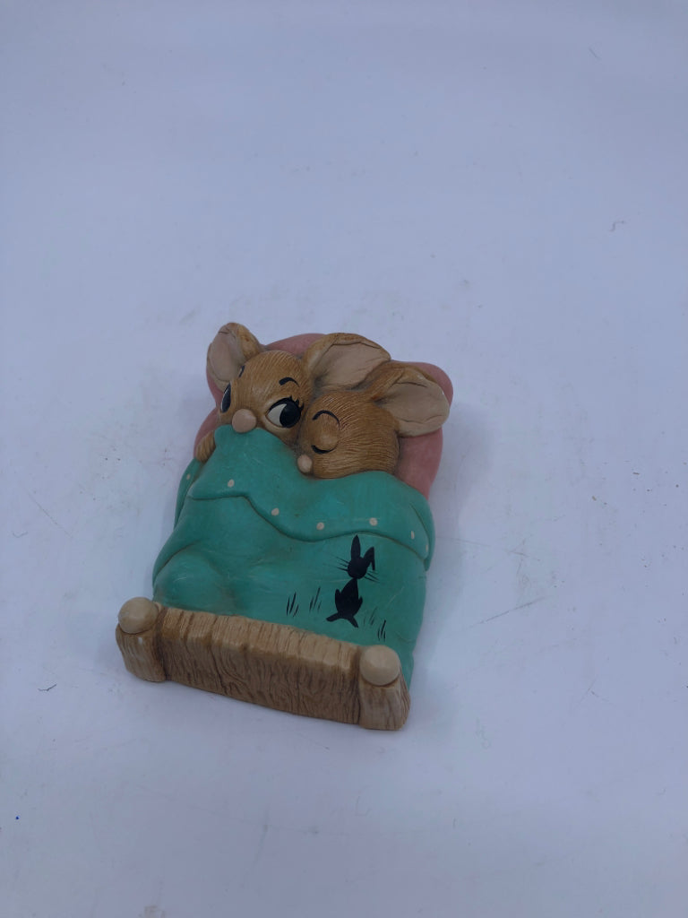 VTG PENDELFIN BUNNY TWINS SLEEPING IN BED.