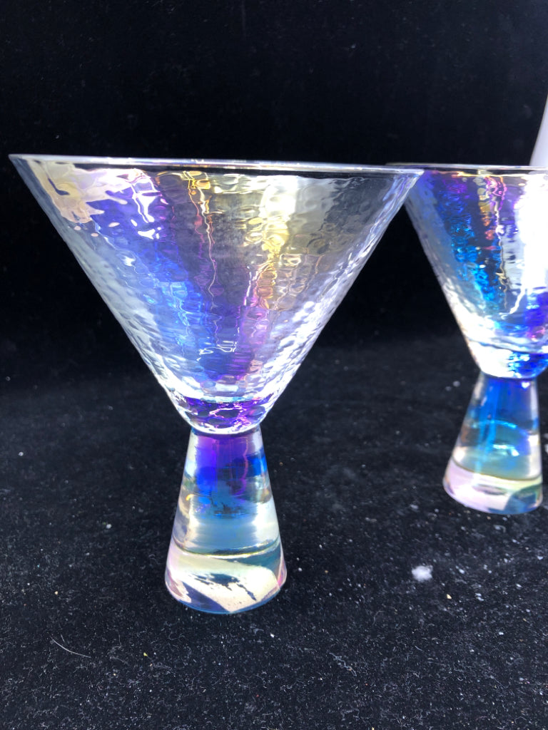 2 IRIDESCENT GLASS MARTINI GLASSES.