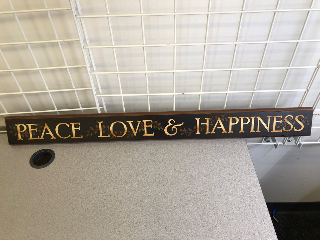 PEACE LOVE LONG BERRIES WALL HANGING.