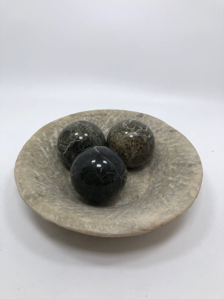 4PC POLISHED STONE BALL DECOR IN STONE DISH.