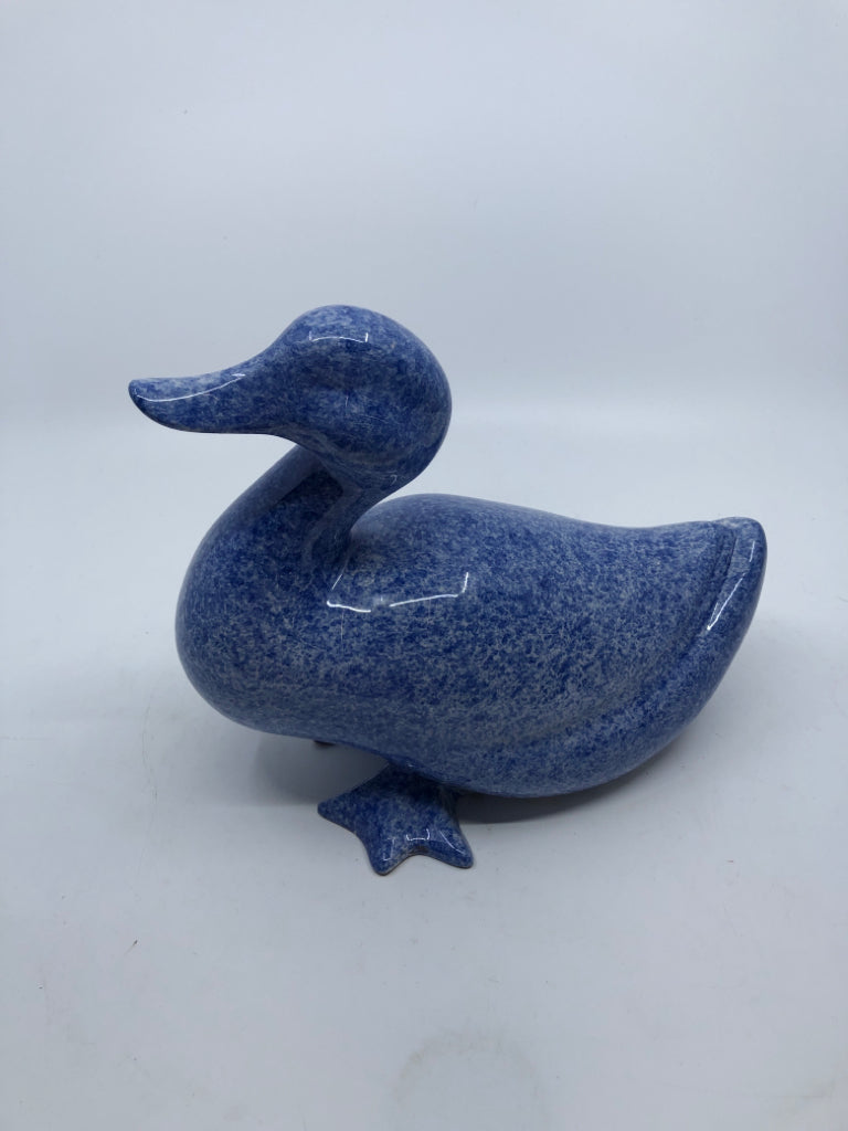 BLUE SPONGED SITTING DUCK.