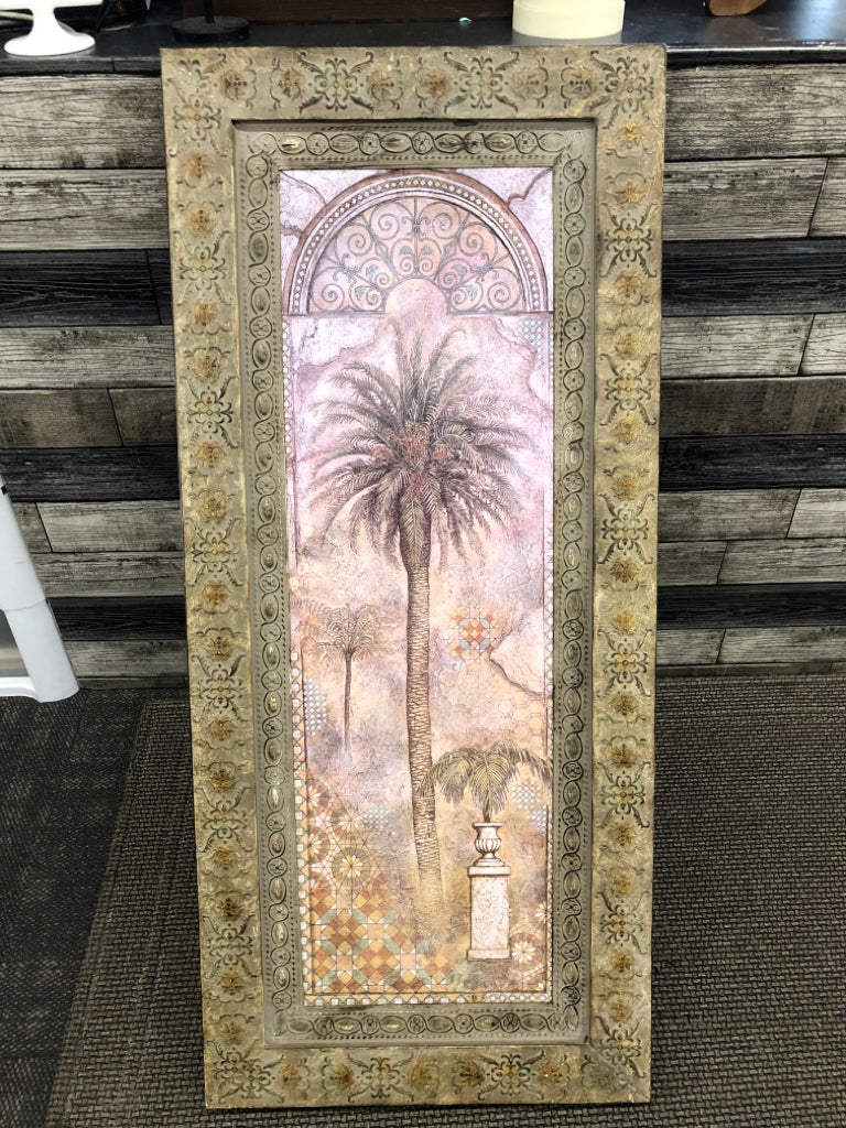 PALM TREE IN DISTRESSED METAL FRAME WALL HANGING.