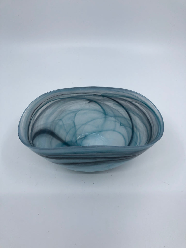 BLUE SWIRLED FOLDED EDGE BOWL.