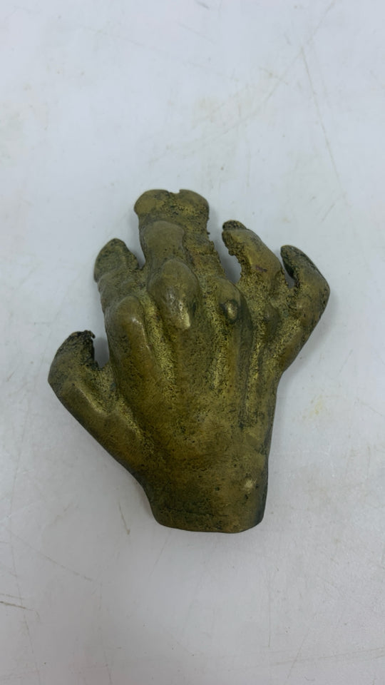 SM GOLDEN HAND FIGURINE.