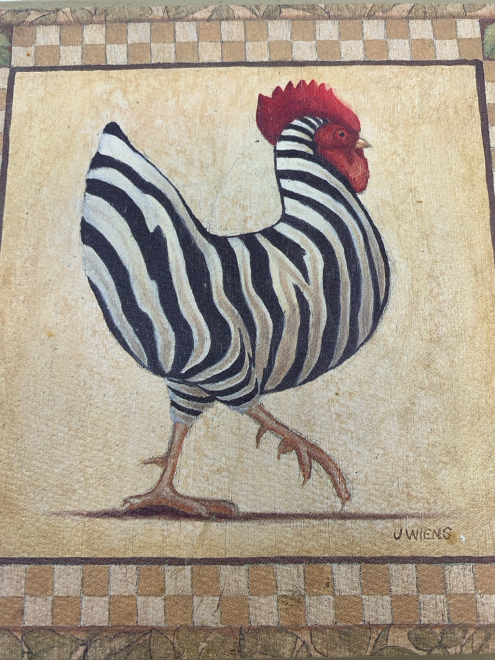 BLACK/WHITE ROOSTER WALL PLAQUE.