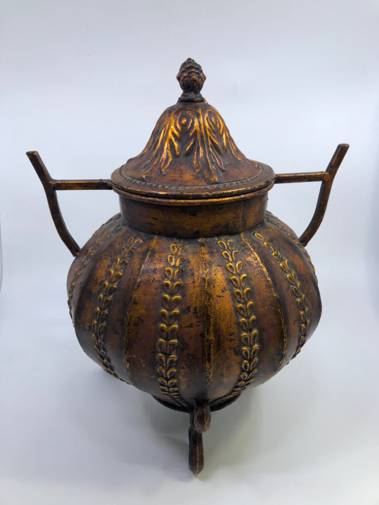 METAL URN VASE W/LID.