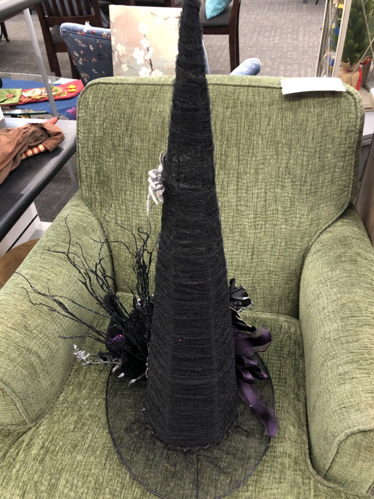 DECORATED WITCH'S HAT.