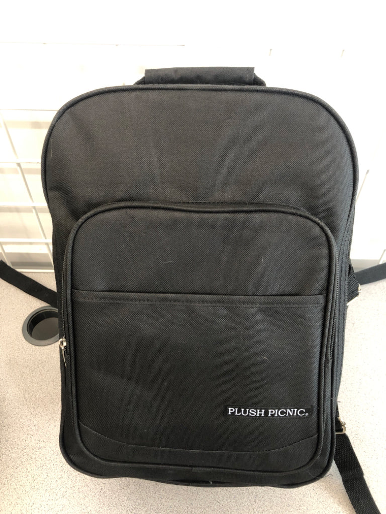 BLACK BACKPACK W/PICNIC UTENSILS, PLATES, CUPS.